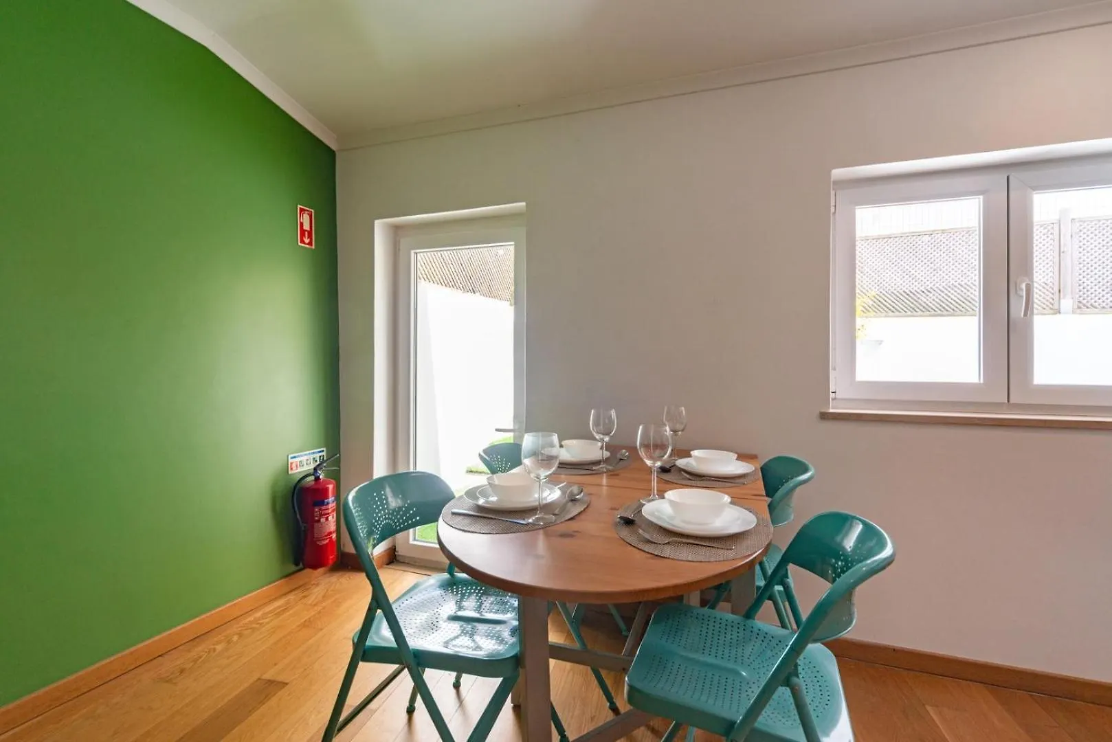 Gorgeous Rooftop 2-Bed Apt With Beautiful View Lissabon 0*,