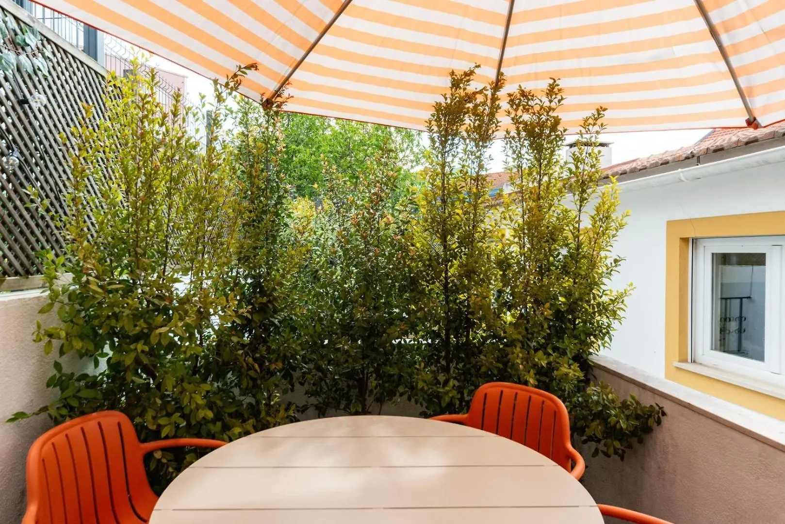 Gorgeous Rooftop 2-Bed Apt With Beautiful View Lissabon